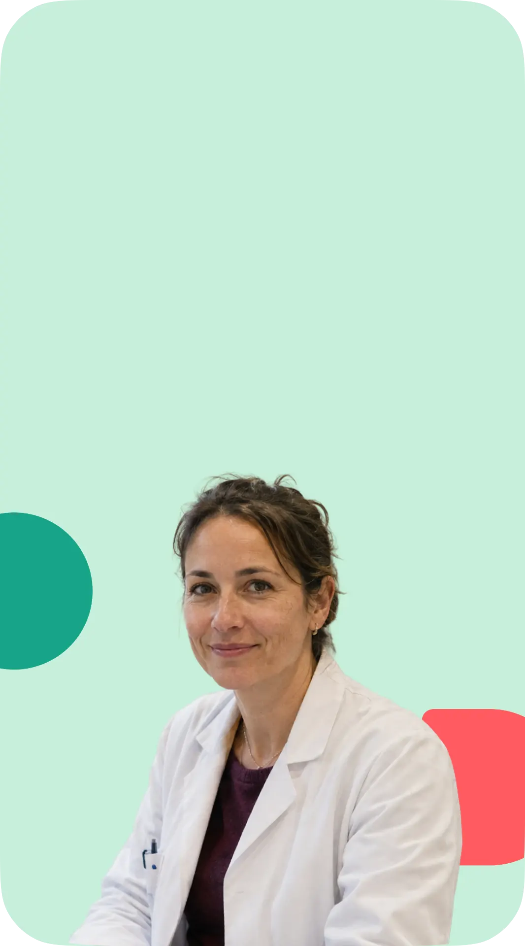 Une médecin Qare en blouse blanche