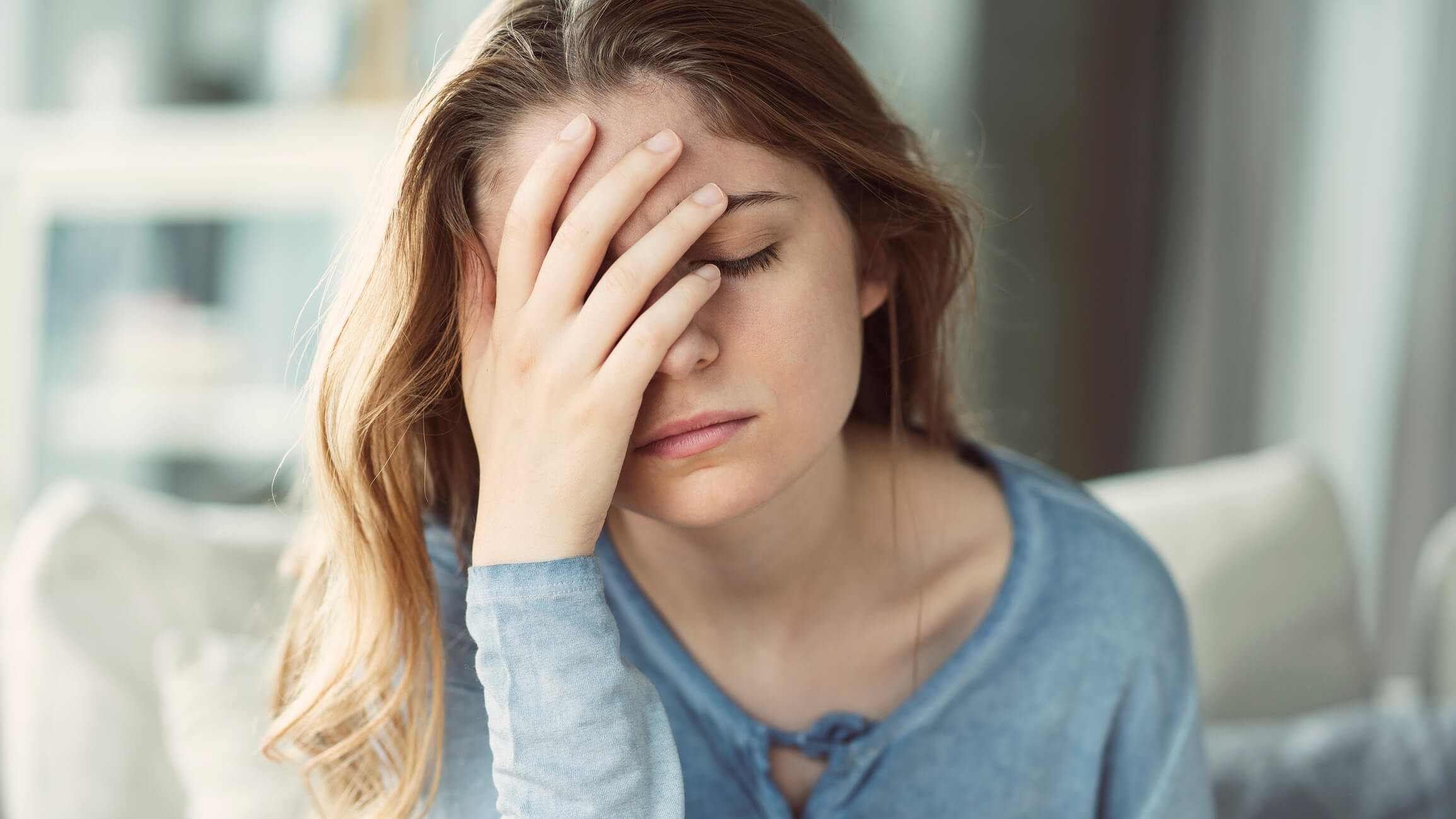 Céphalée frontale : traitements, symptômes et causes