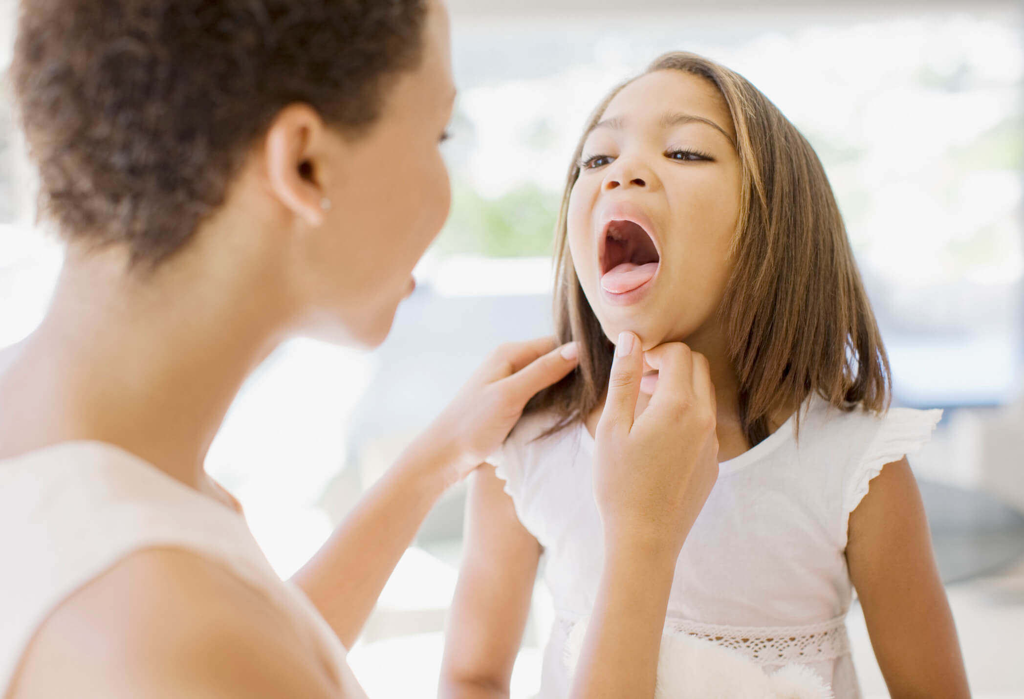 Angine virale : blanche, rouge, symptômes, traitements