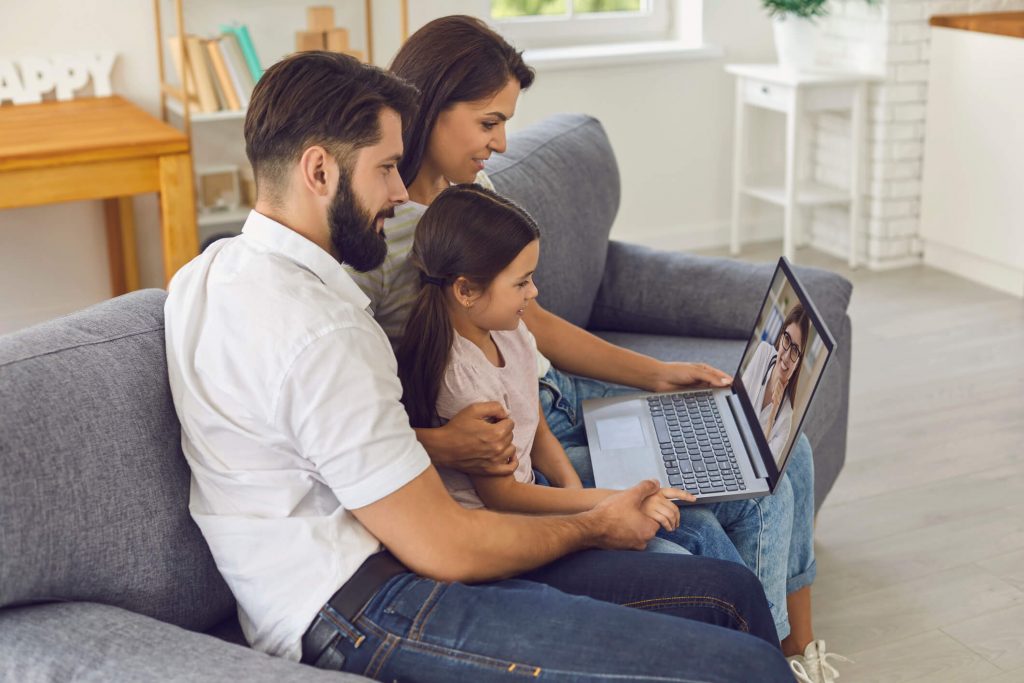 consulter médecin mal de ventre enfant