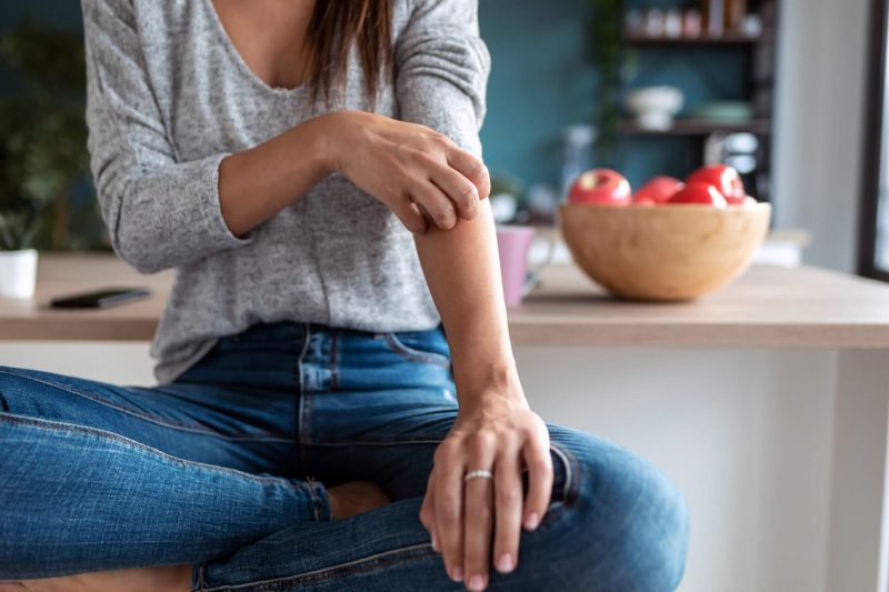 Gale : définition, symptômes, traitements et causes