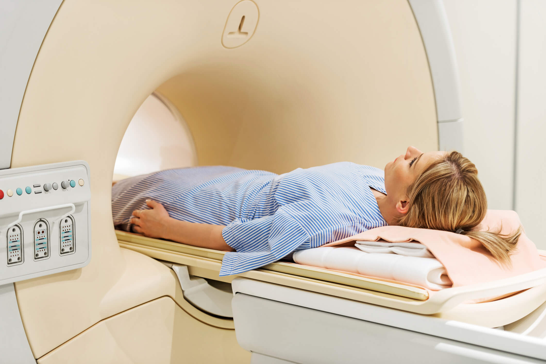 IRM lombaire : l'essentiel à savoir sur cet examen d'imagerie médicale